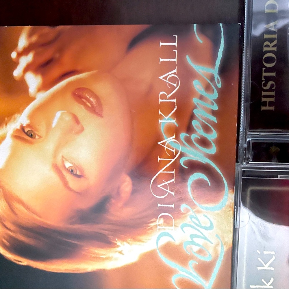 3 CD’s 🐳 = Free